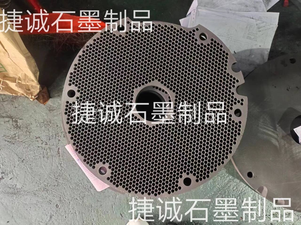 硬質(zhì)合金石墨盤，石墨盤，刀具燒結(jié)石墨盤，石墨盤加工，銅管燒結(jié)石墨盤，燒結(jié)石墨盤，石墨盤加工廠，石墨盤生產(chǎn)廠家，石墨盤廠家